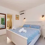 Alberto *
